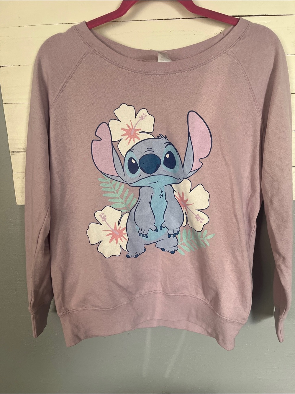 NWOT Women’s Dusty Rose Stitch Graphic Sweatshirt - Cute Floral Design